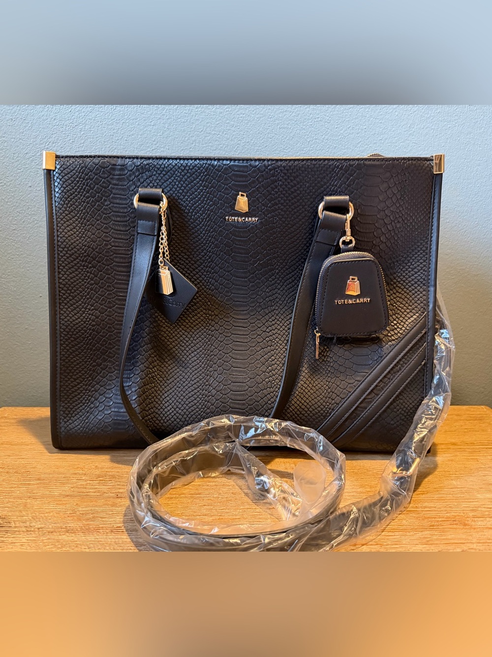 Tote&Carry Apollo Croc Embossed Tote  Bag NWOT